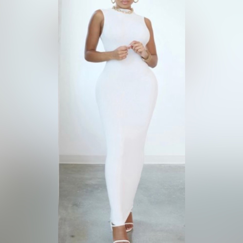 Matte Collection Sculpt Basix White Maxi Dress (Size M)